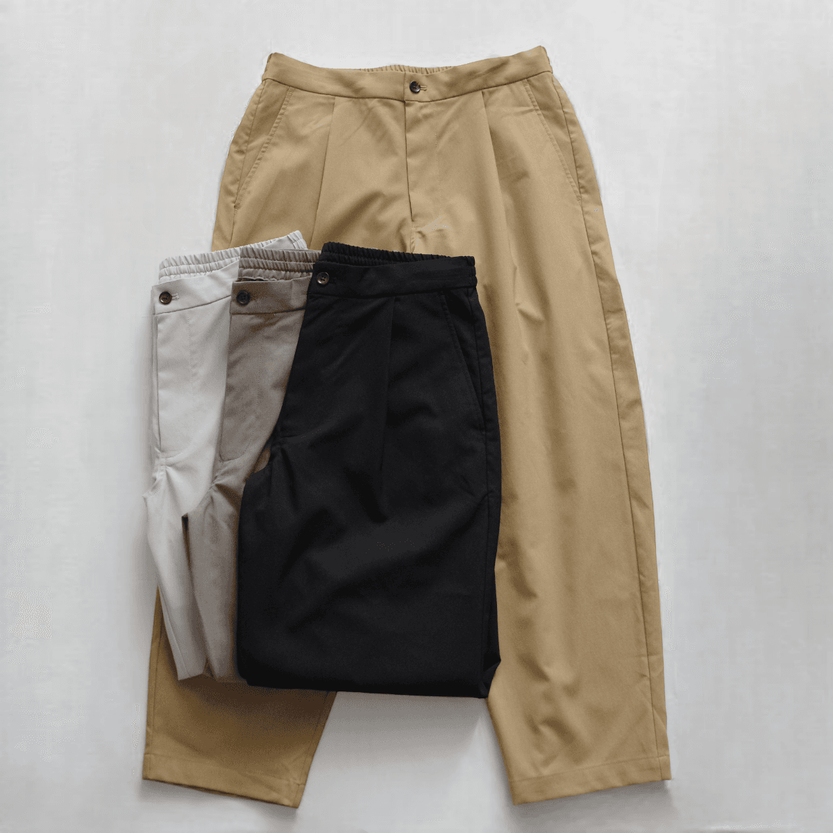 初挑戦でも履きやすいワイドシルエットパンツ